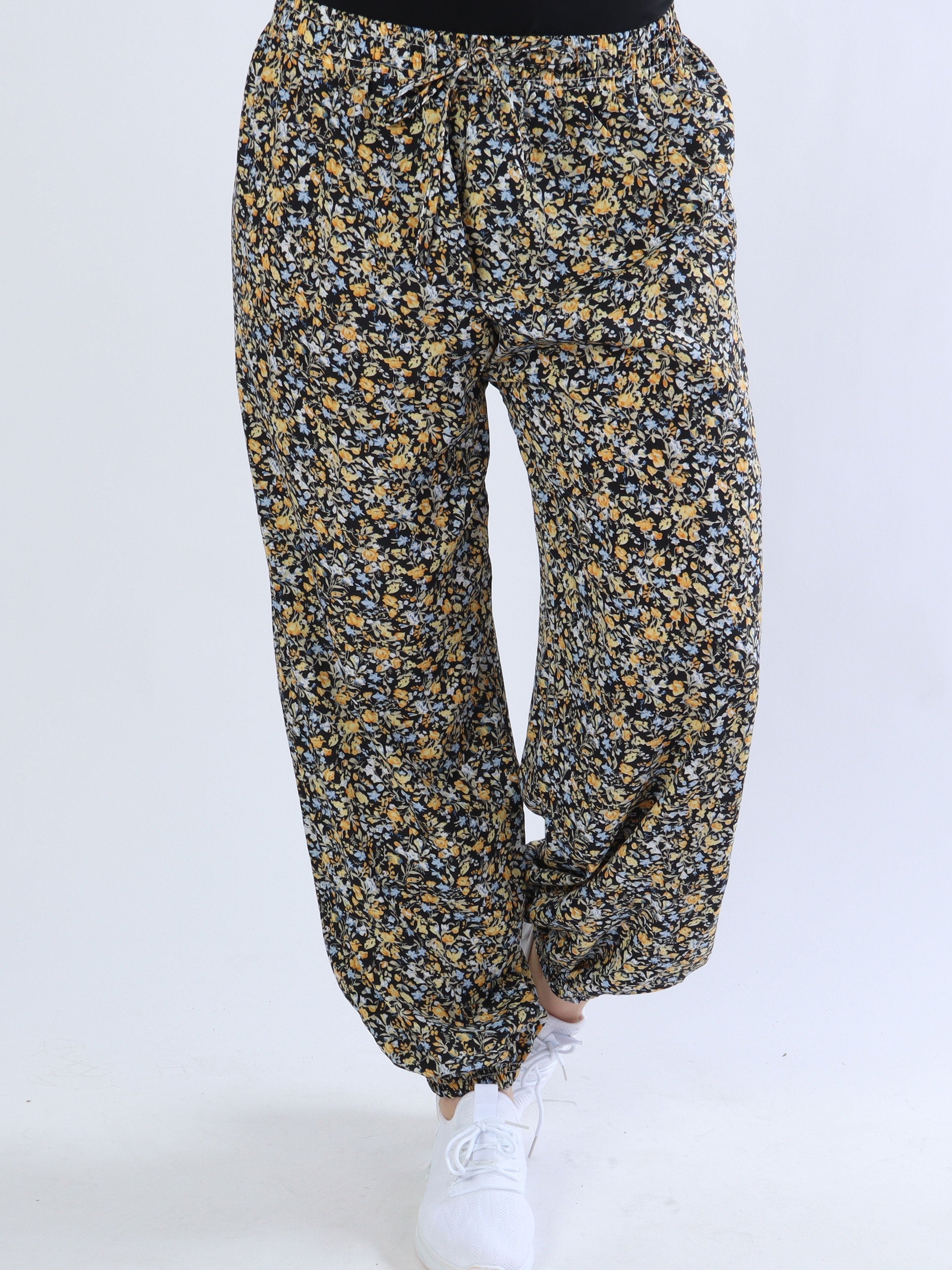 Larna - Byxor med litet blommönster